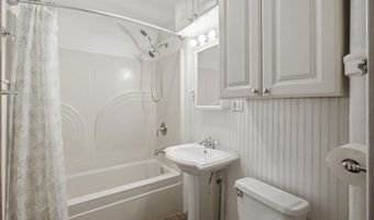 301 Elm St, Bennington, VT 05201