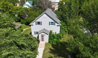707 Ohmer St, Bottineau, ND 58318