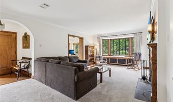 227 Overwood Rd, Akron, OH 44313
