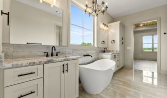 272 Community House, Barnesville, GA 30204