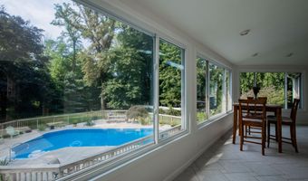 7 Cormorant Dr, Middletown, NJ 07748