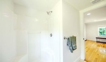 29 Melrose Ave, Barrington, RI 02806