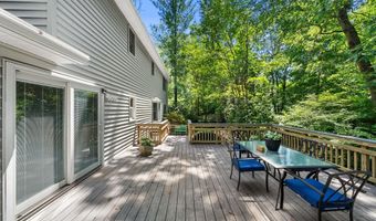 3843 30TH St N, Arlington, VA 22207