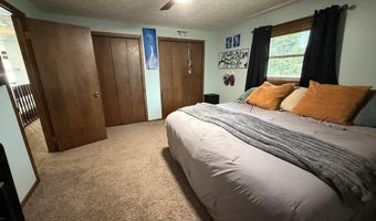 330 Fairview Dr, Aurora, NE 68818