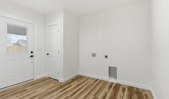 309 W Locust St, Aurora, MO 65605