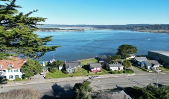 360 2ND St, Bandon, OR 97411
