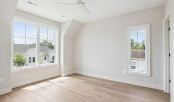 2615 3RD St N, Arlington, VA 22201