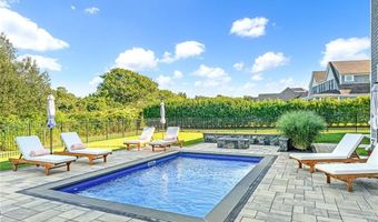 1046 Ocean Rd, Narragansett, RI 02882
