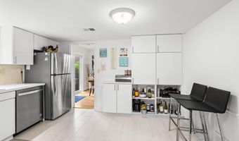 5801 DEVONSHIRE Dr, Bethesda, MD 20816