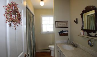 11 Tozier St, Belfast, ME 04915