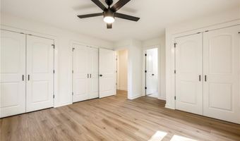 1 Adams Ln, Bella Vista, AR 72715