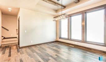 2816 E Sunflower Cir, Brandon, SD 57005