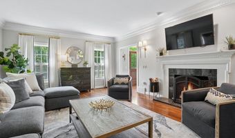 5 Spring Hill Rd, Bedford, NH 03110