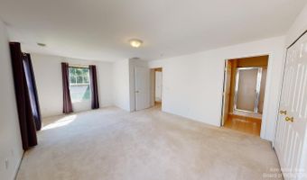 2802 S Knightsbridge Cir, Ann Arbor, MI 48105