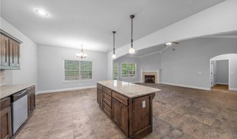 9 Monmouth Dr, Bella Vista, AR 72714