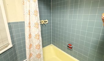 1046 BROADWAY, Bayonne, NJ 07002