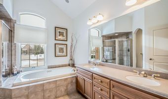 5401 Pinnacle Ct, Ann Arbor, MI 48108