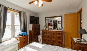 953 Robin Cir, Altoona, IA 50009