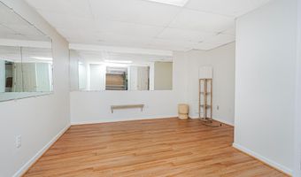 27 Southview Ter S, Middletown, NJ 07748