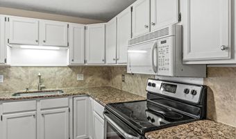 27 Country Hill Rd, Nashua, NH 03063