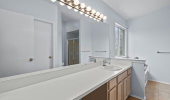 1696 Reserve Ct, Ann Arbor, MI 48103