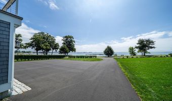 133 Linden Ave Apt B, Branford, CT 06405
