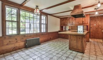 42 Main St, Brookline, NH 03033