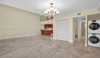 20351 W Country Club Dr TH17, Aventura, FL 33180
