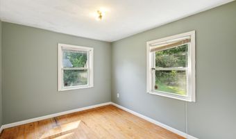 117 E Pershing St, Bloomfield, CT 06002