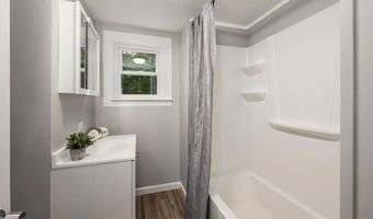 16 Mammoth Rd, Windham, NH 03087