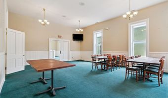 11 Benton Ave E, Albia, IA 52531