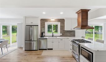 161 Devorah Dr, Aurora, OH 44202