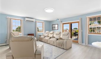 27 Ocean View Dr, Middletown, RI 02842
