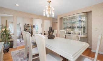 22 Golden View Dr, Johnston, RI 02919