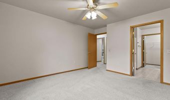 3325 N CASALOMA Dr 39, Appleton, WI 54913
