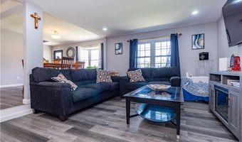 74 Brookhaven Dr, East Providence, RI 02914