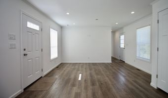 42 Silvermead Dr, Freehold, NJ 07728