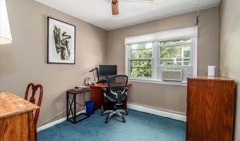 6 Laurel Dr, Brookfield, CT 06804