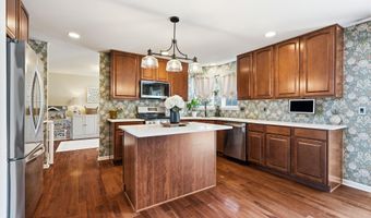 5 Tradewinds Ave, Barnegat, NJ 08005