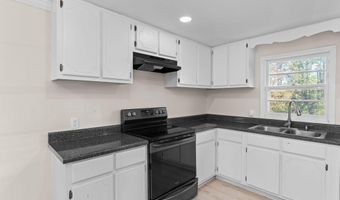 1007 Hatchie St, Booneville, MS 38829
