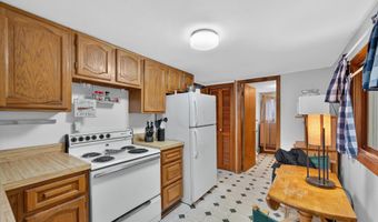 15 Hazen St, Chester, CT 06412