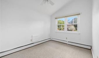52 Pleasant View Rd, Warwick, RI 02888