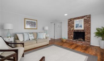 384 Valley Rd, Middletown, RI 02842