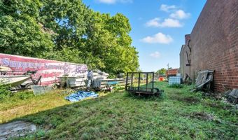 6105 Vine St, Cincinnati, OH 45216