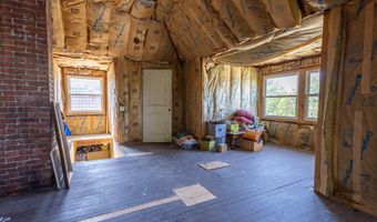 120 W Locust St, Aurora, MO 65605