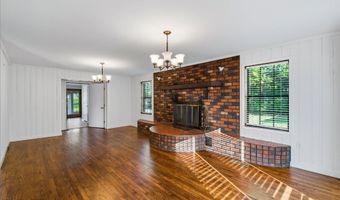 924 E Madison Ave, Athens, TN 37303