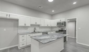 1027 W Idaho Ave, Chickasha, OK 73018