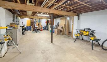 654 E Woodbridge Ave E, Avenel, NJ 07001