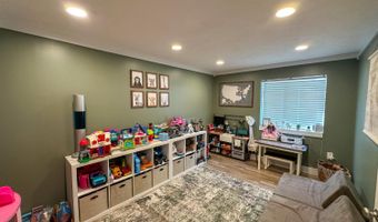 16 Hoosier Heights Dr, Batesville, IN 47006