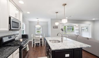 609 Main St, Bayville, NJ 08721